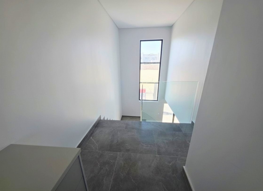 4 Bedroom Property for Sale in Sandown Western Cape